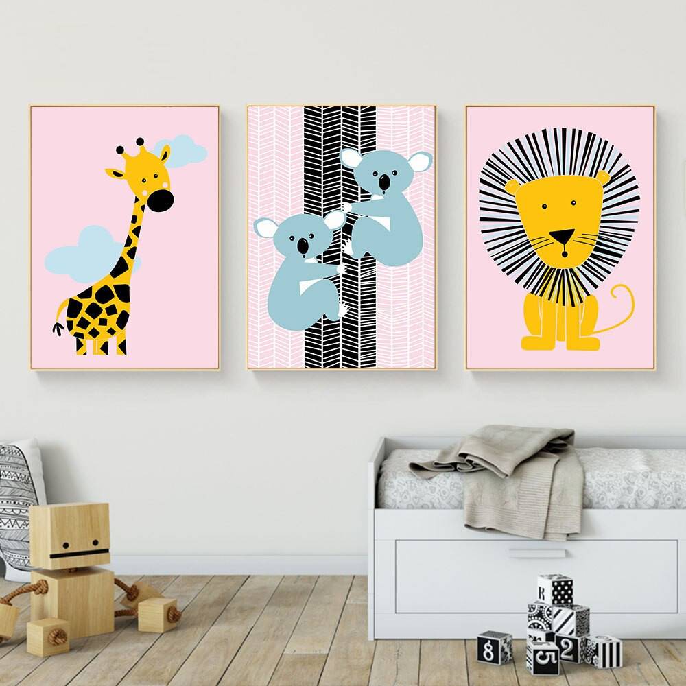 Plakat dla dzieci 'Cartoon Animal Poster Giraffe Lion Canvas', dekoracja, druk na płótnie Canvas Dla dzieci Grafika Plakaty Decorateo.pl