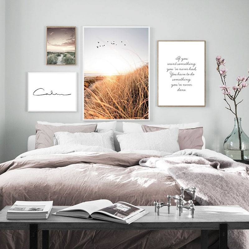 Plakat natura 'Grass Field Sunset Canvas Nordic Poster Nature', napis, sztuka nowoczesna, druk na płótnie Canvas Czarno białe Krajobrazy Plakaty Decorateo.pl